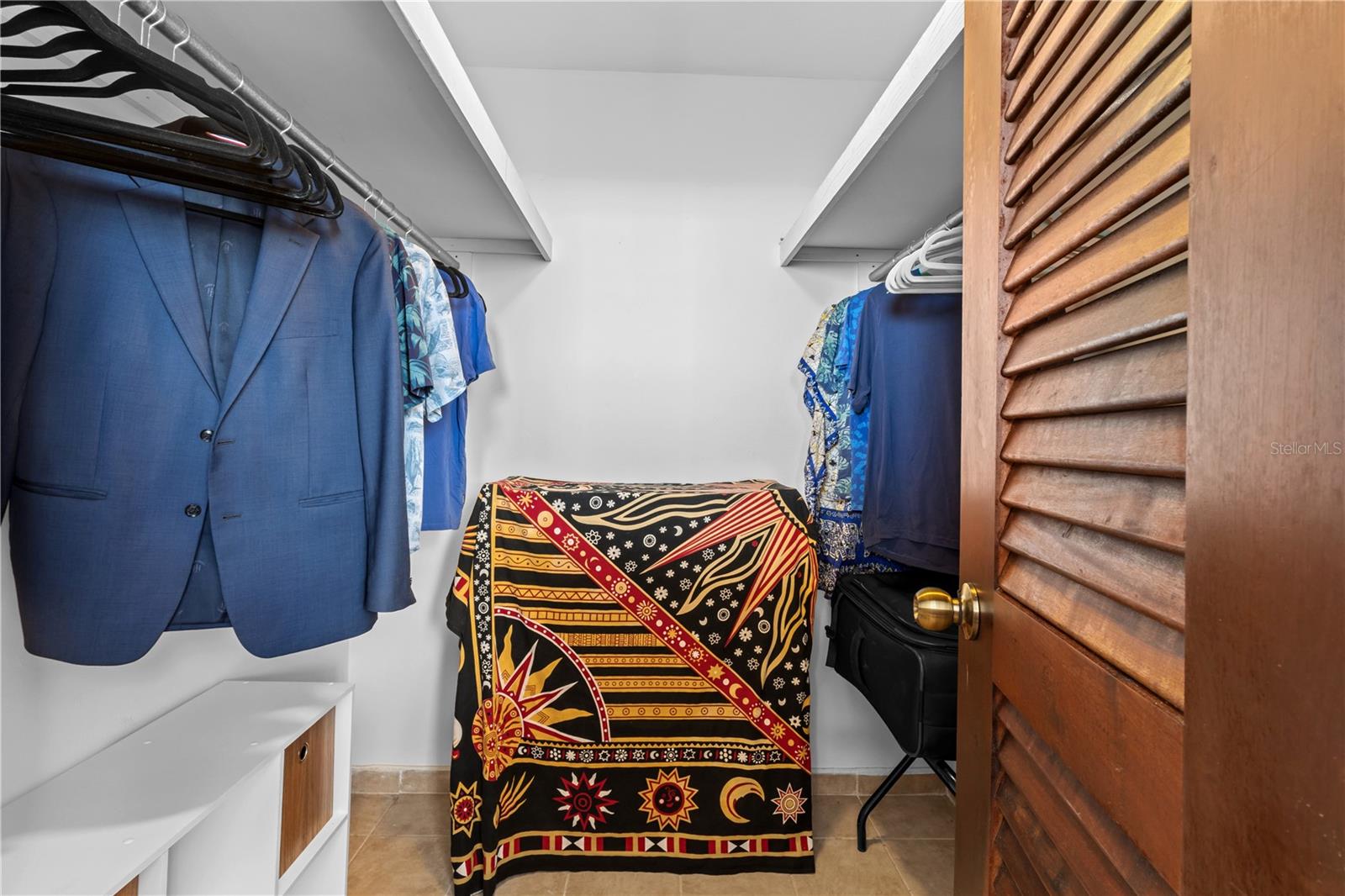 BO. GUZMAN ARRIBA - Residential