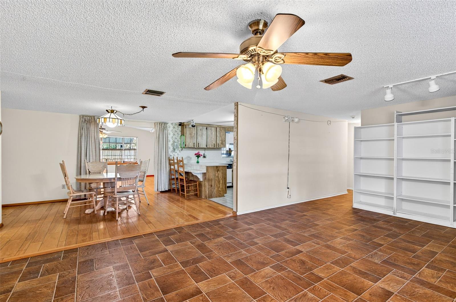 SKEWLEE GARDENS - Residential