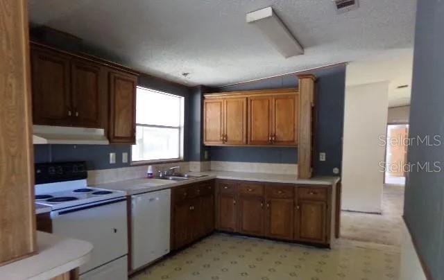 41 SUNSET CIRCLE