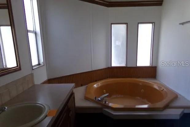 41 SUNSET CIRCLE