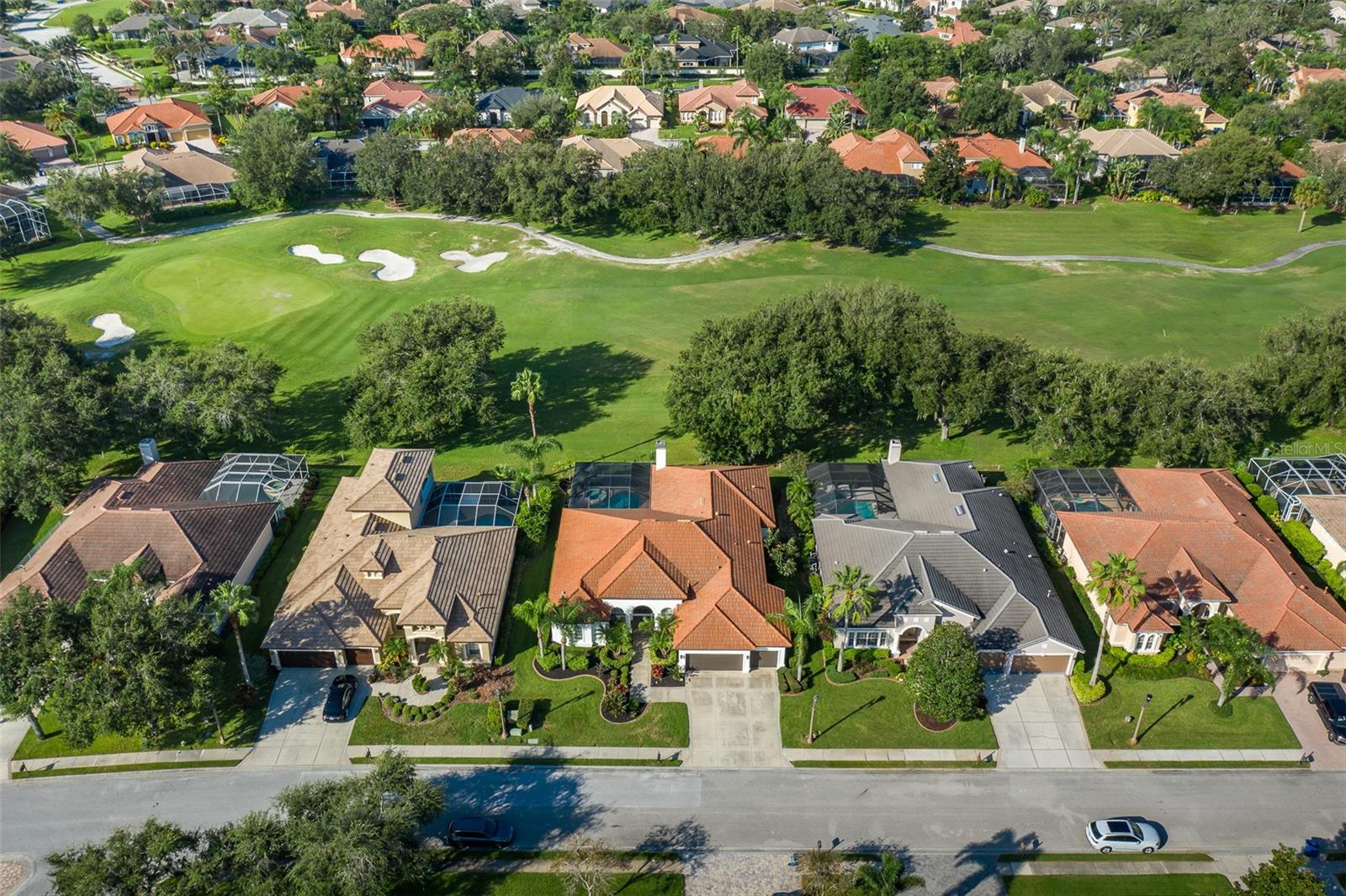 CHAMPIONS CLUB - Residential