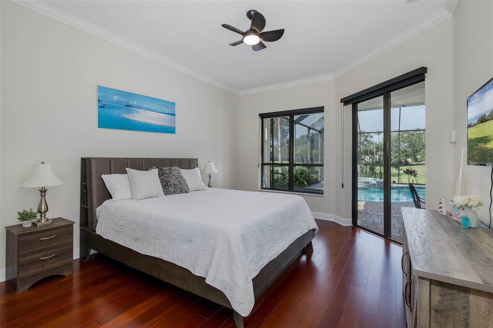 CHAMPIONS CLUB - Residential
