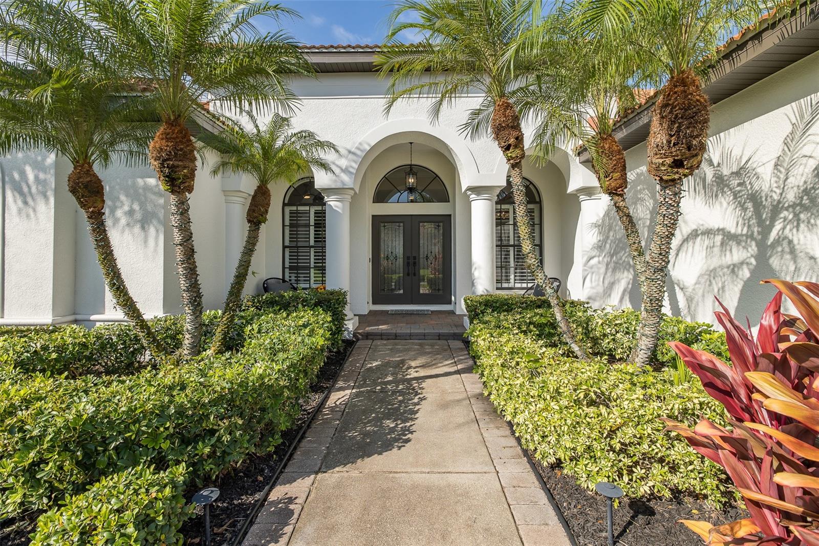 CHAMPIONS CLUB - Residential