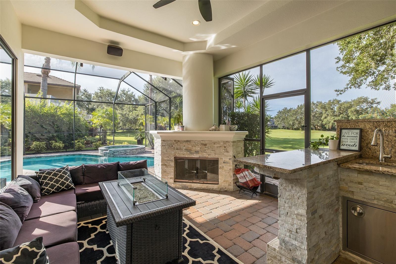 CHAMPIONS CLUB - Residential