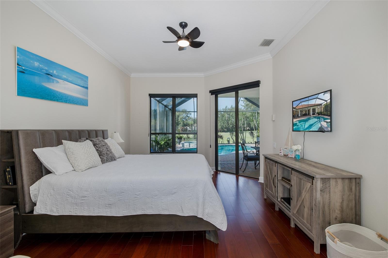 CHAMPIONS CLUB - Residential