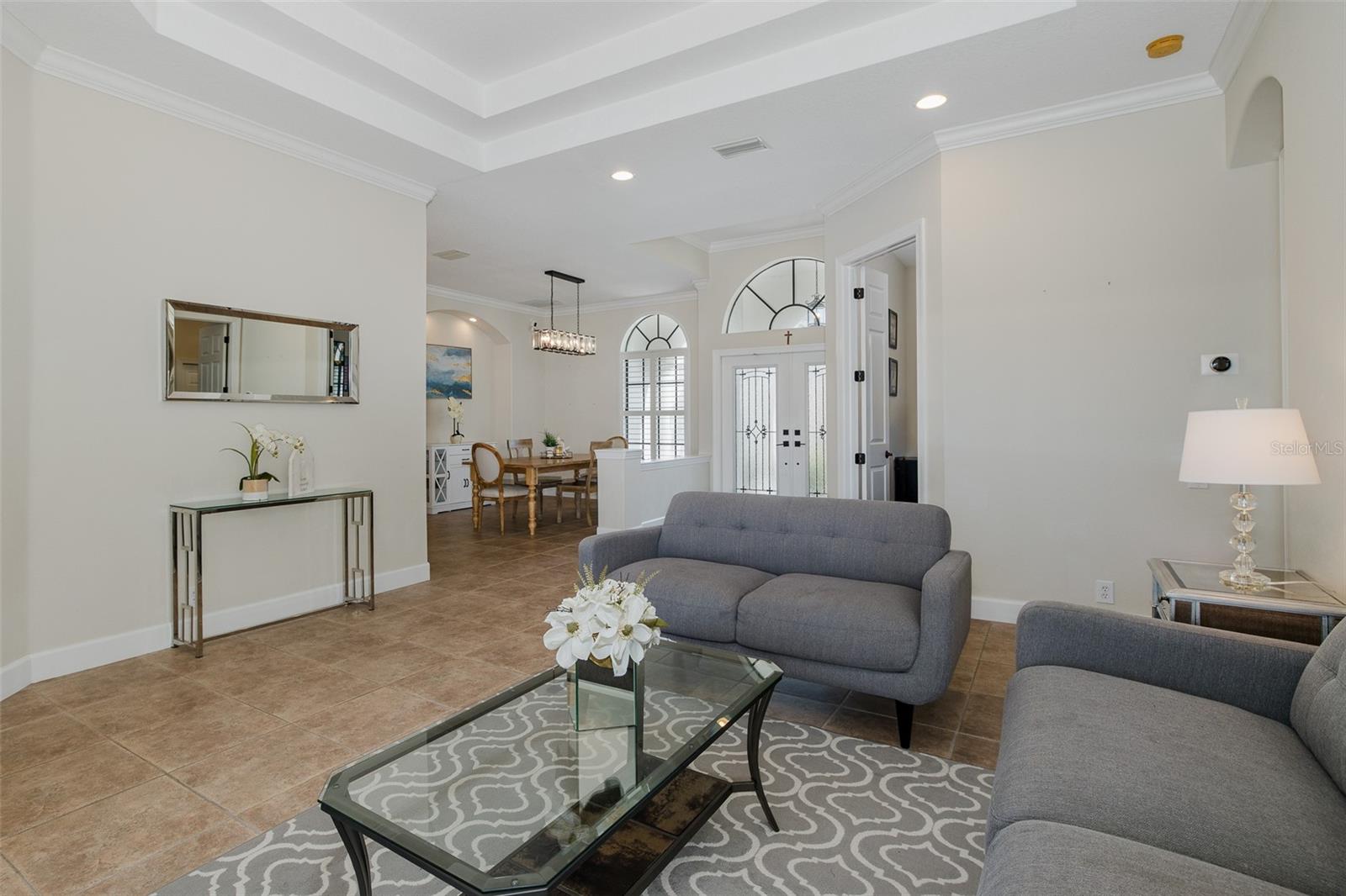 CHAMPIONS CLUB - Residential