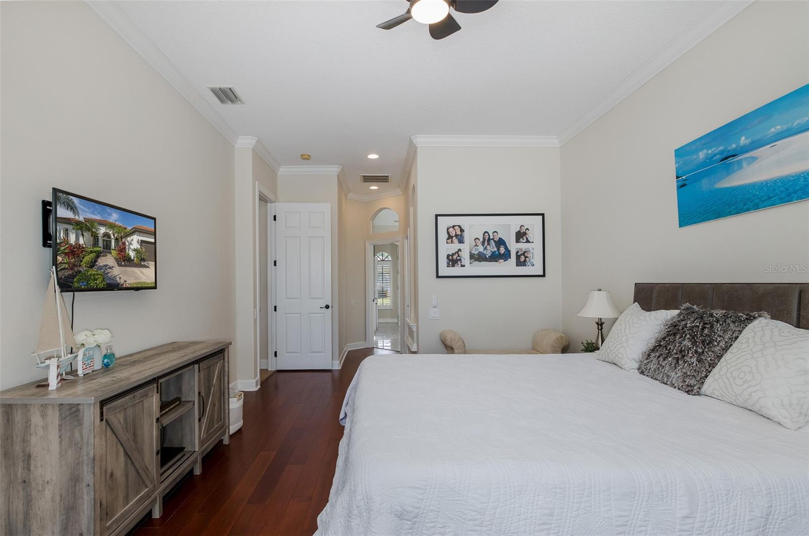 CHAMPIONS CLUB - Residential