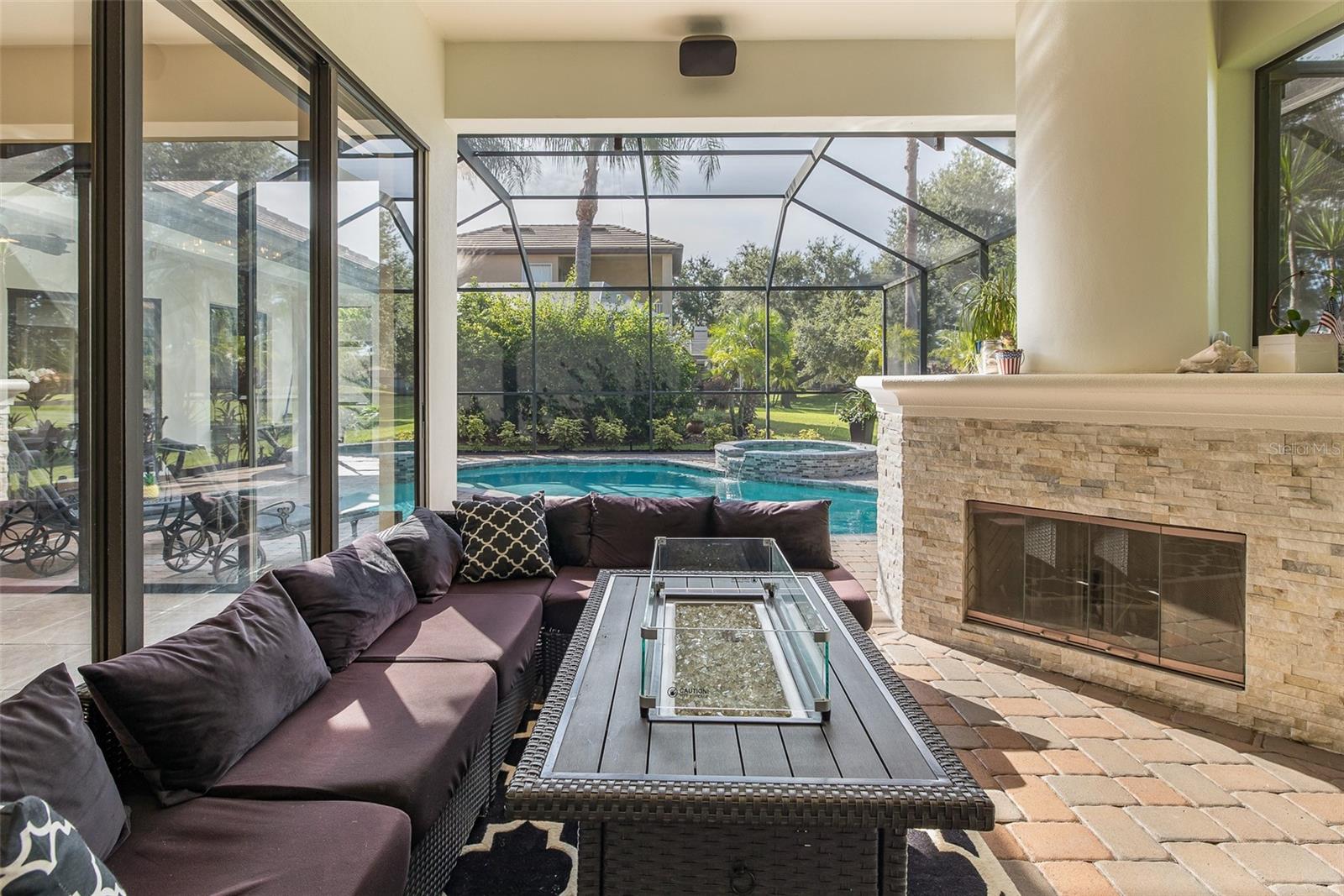 CHAMPIONS CLUB - Residential