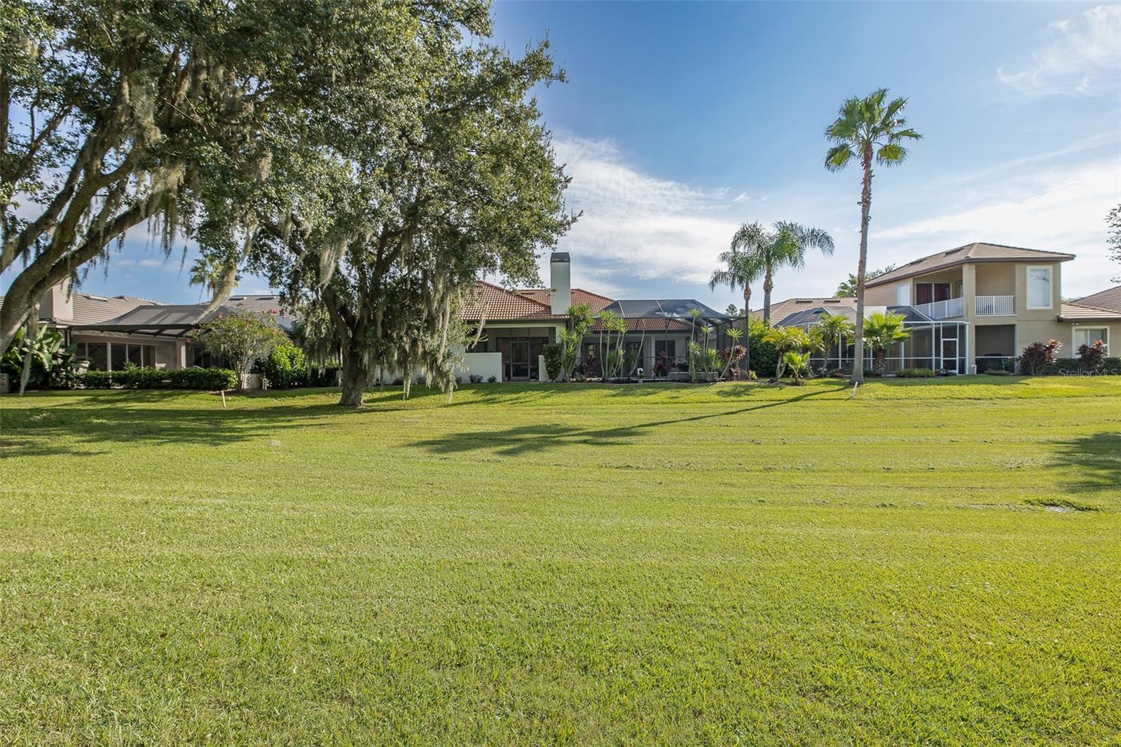 CHAMPIONS CLUB - Residential
