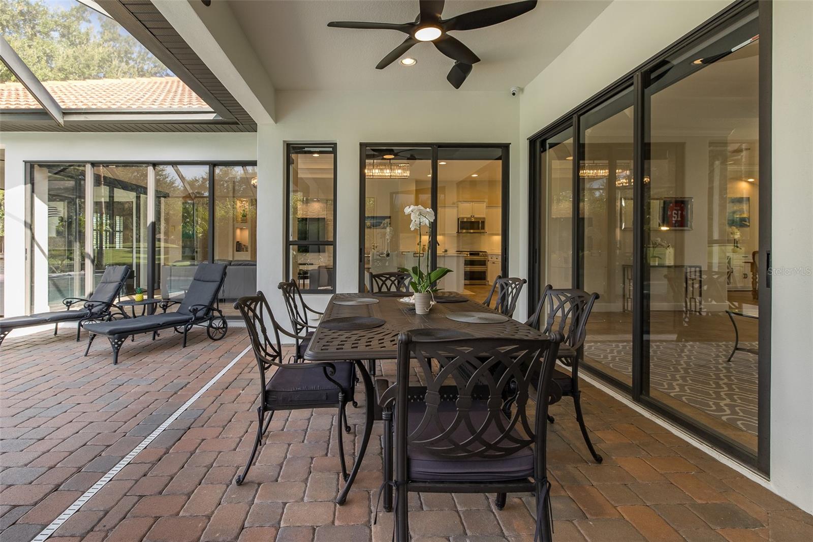 CHAMPIONS CLUB - Residential