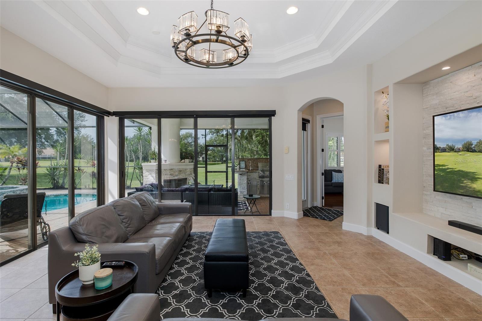 CHAMPIONS CLUB - Residential