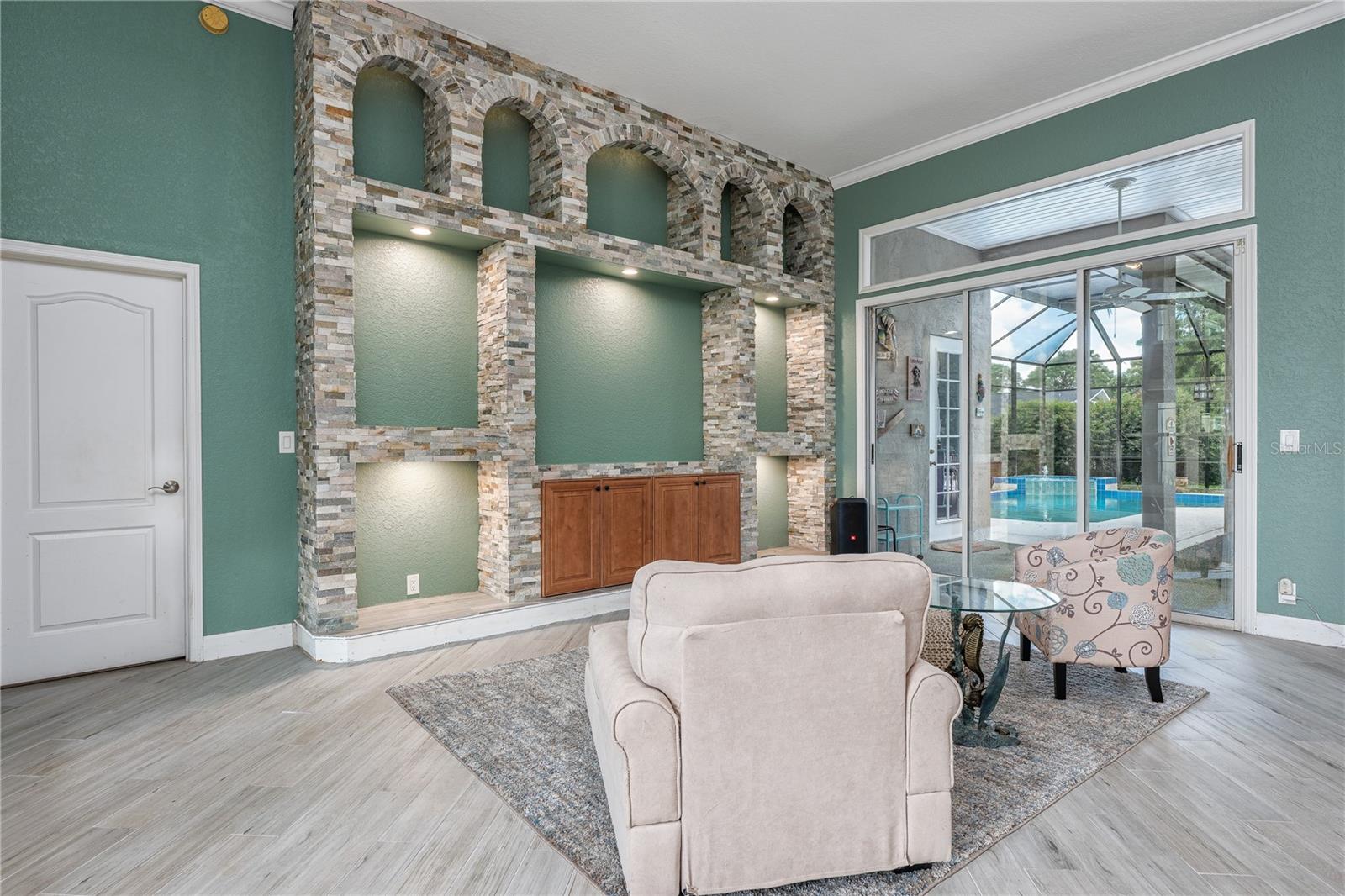 1637 ROSE GARDEN LANE
