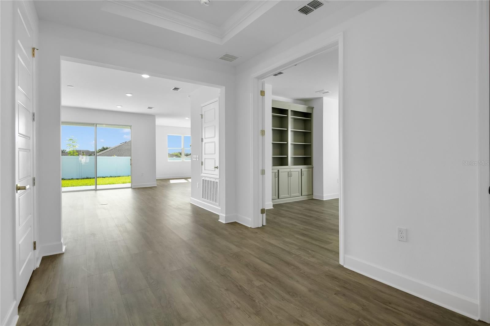3040 WOODCLIFF LAKE CIRCLE