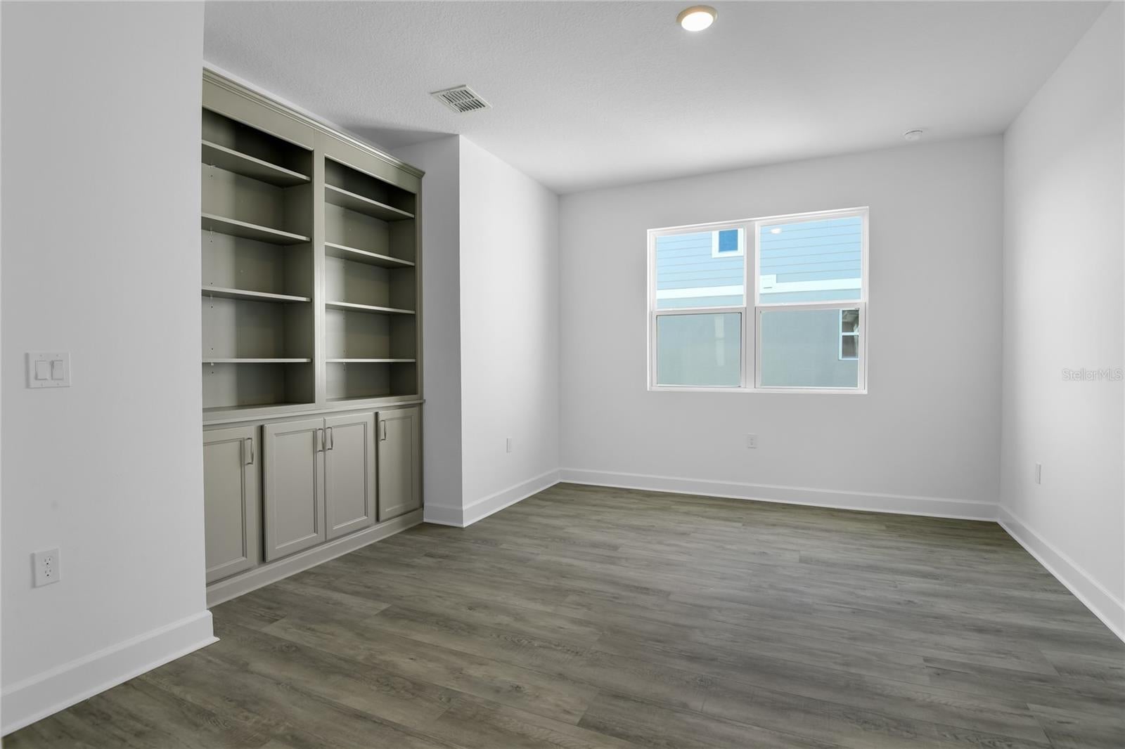 3040 WOODCLIFF LAKE CIRCLE