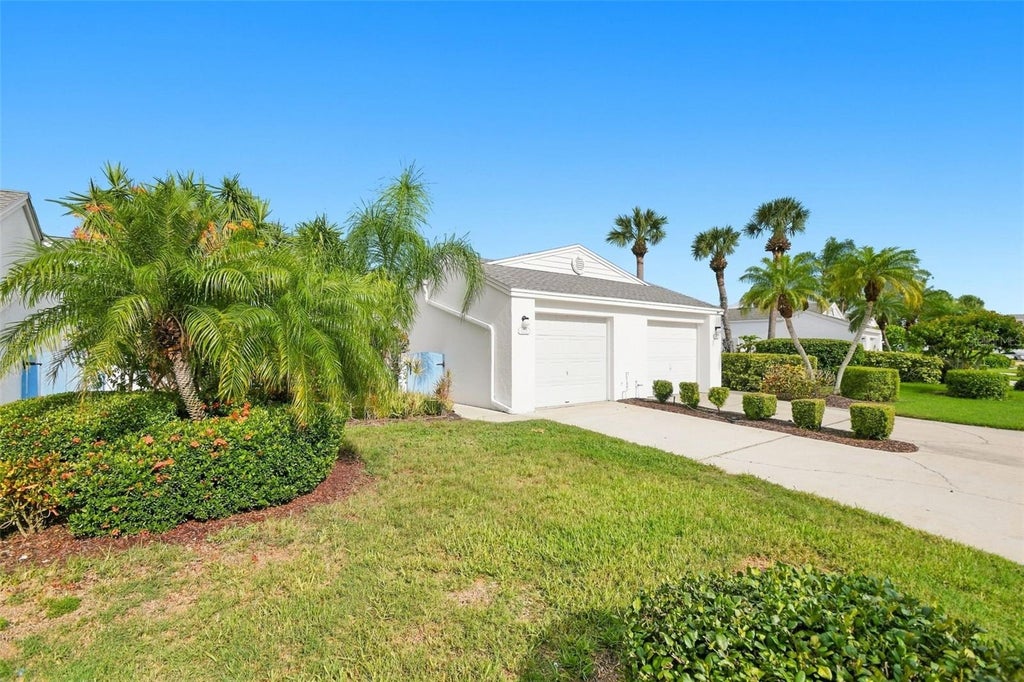 Photo of 825 Waterside Lane, Bradenton, FL 34209 (MLS # O6438297)