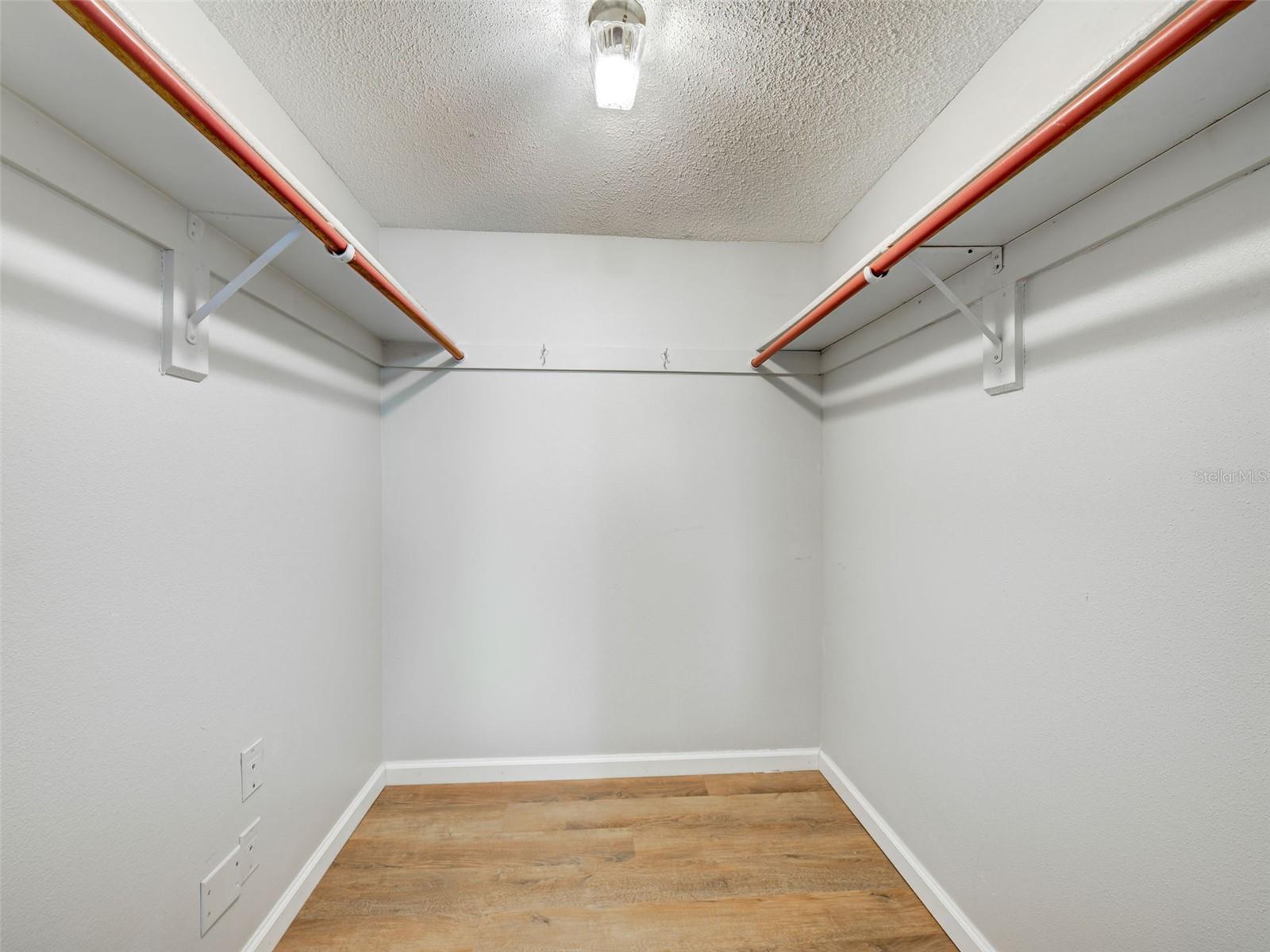 MISSION LAKES - Residential