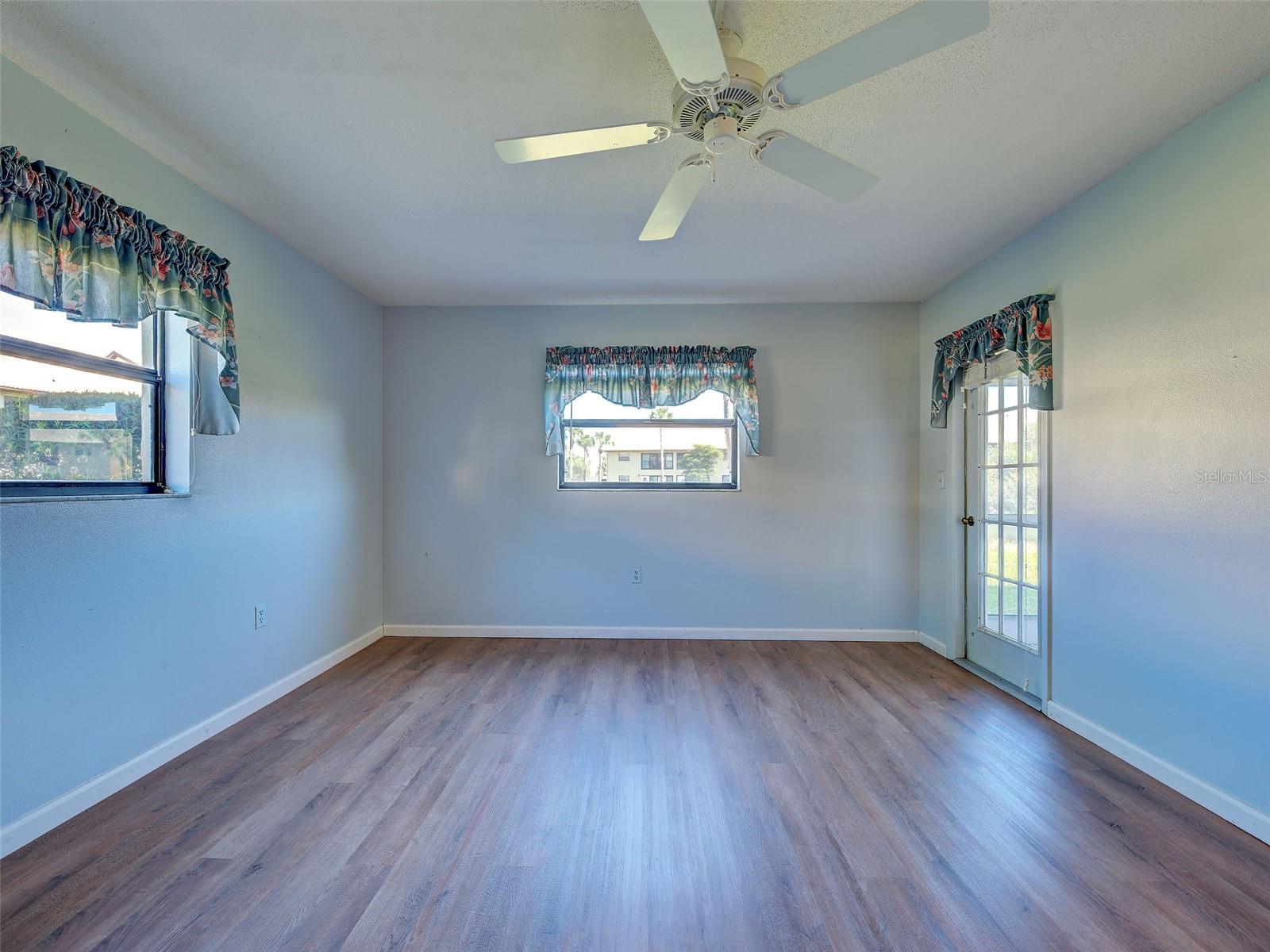 MISSION LAKES - Residential