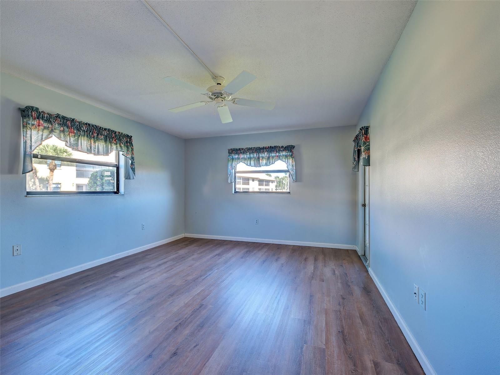 MISSION LAKES - Residential