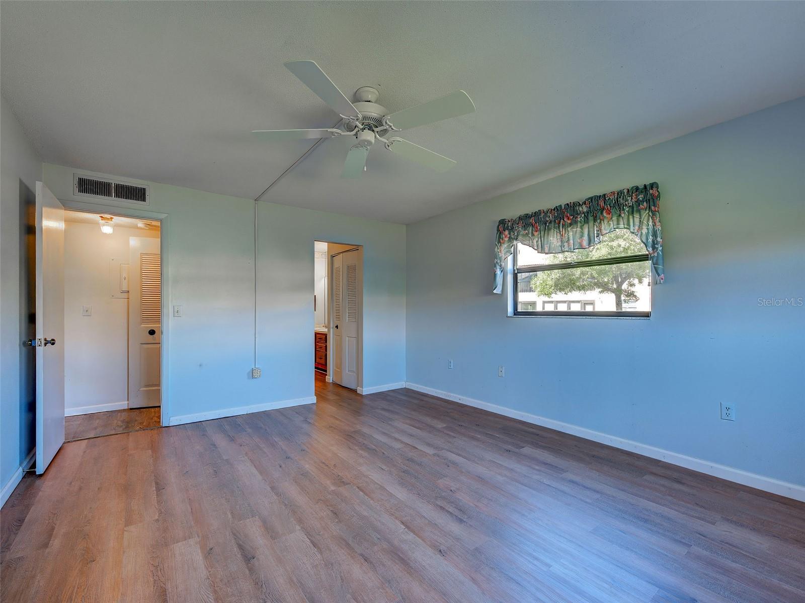 MISSION LAKES - Residential