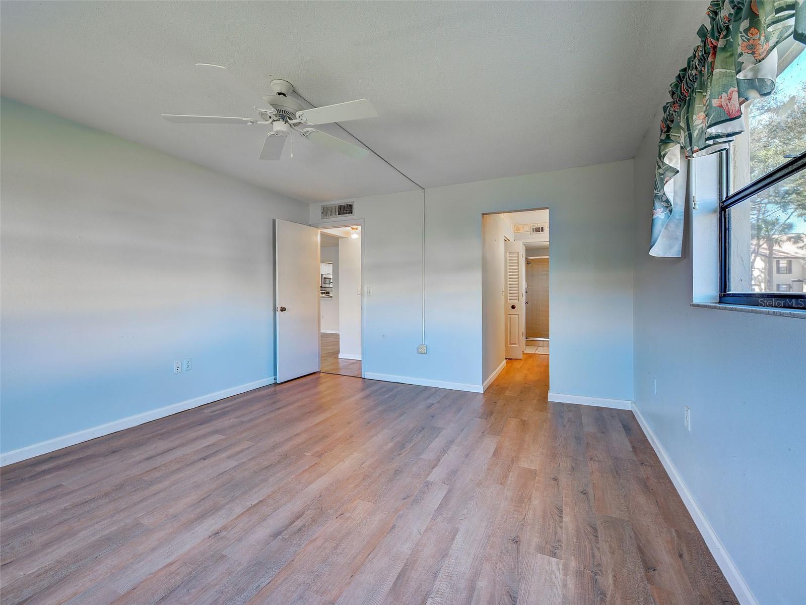 MISSION LAKES - Residential