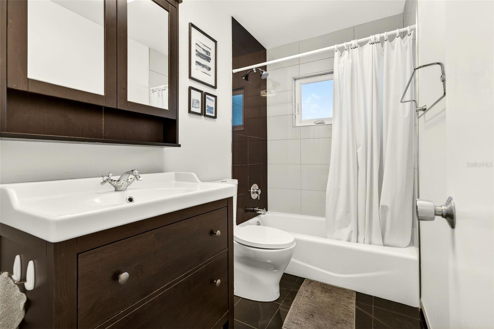 SLEEPY LAGOON PARK - Residential