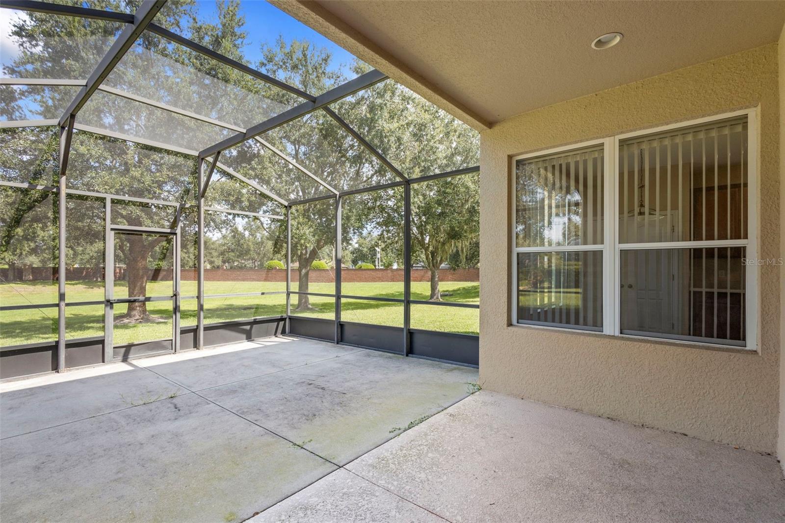GROVE PK/STONE CREST A-E - Residential Lease