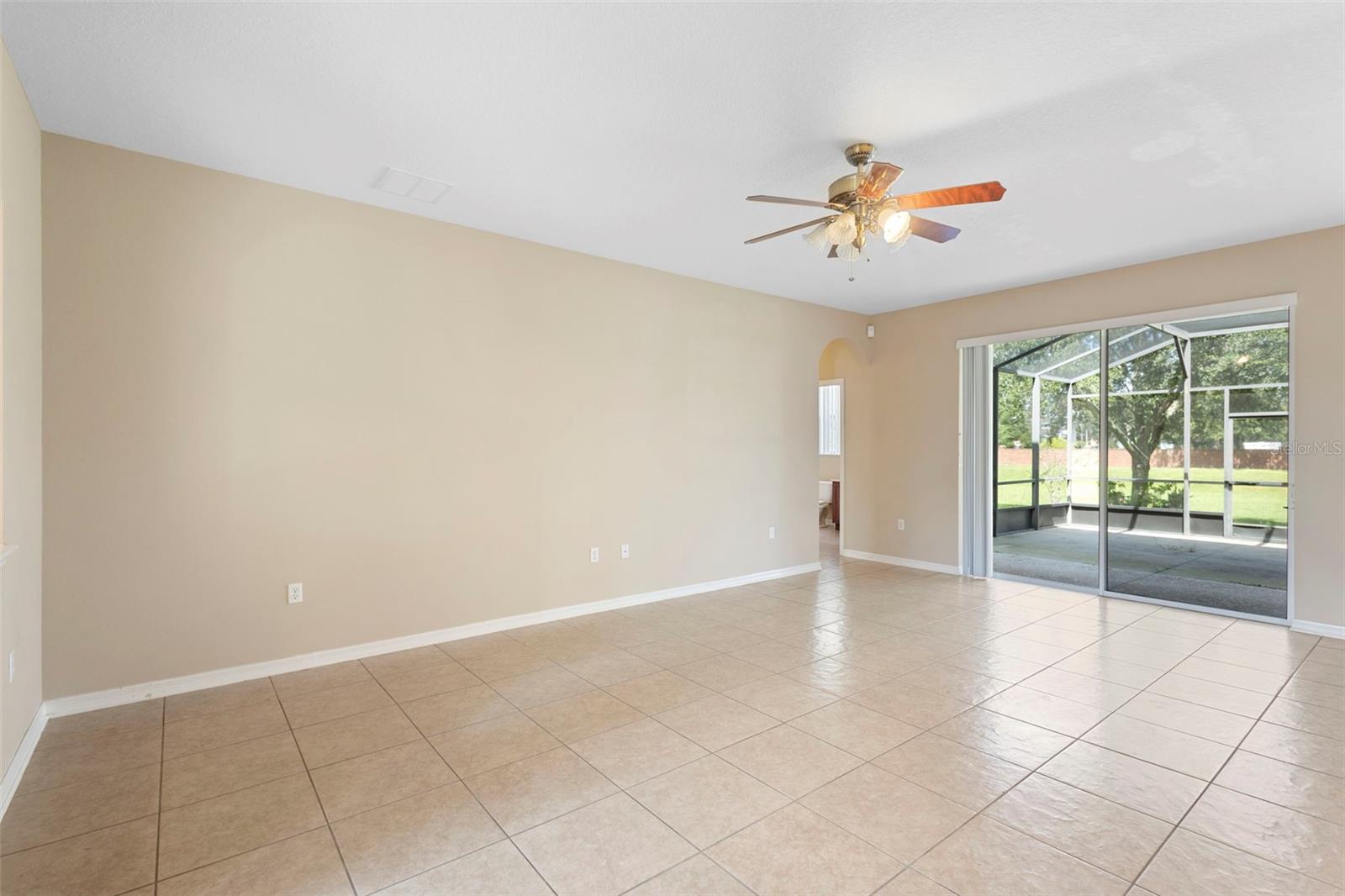 GROVE PK/STONE CREST A-E - Residential Lease
