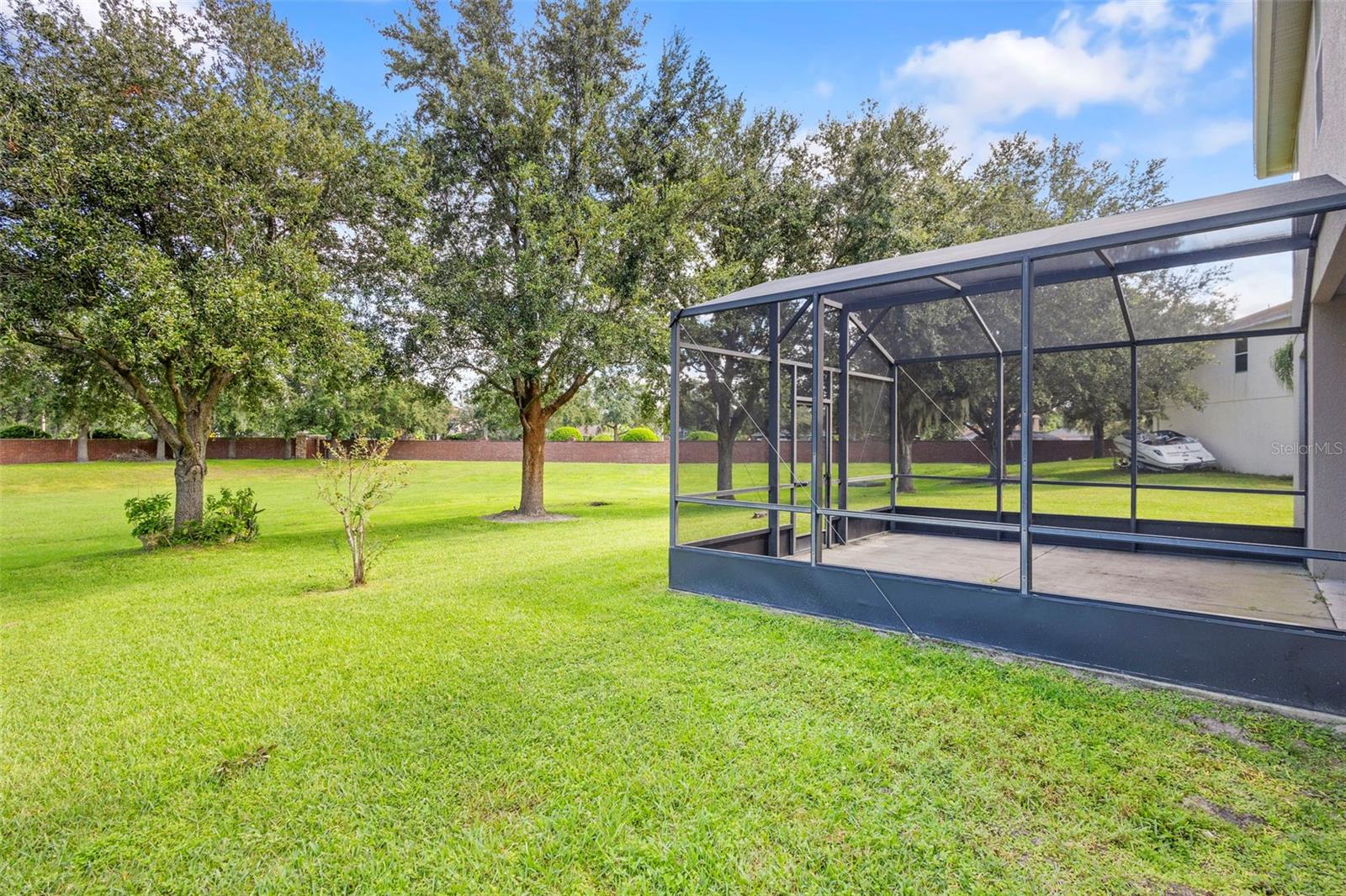 GROVE PK/STONE CREST A-E - Residential Lease