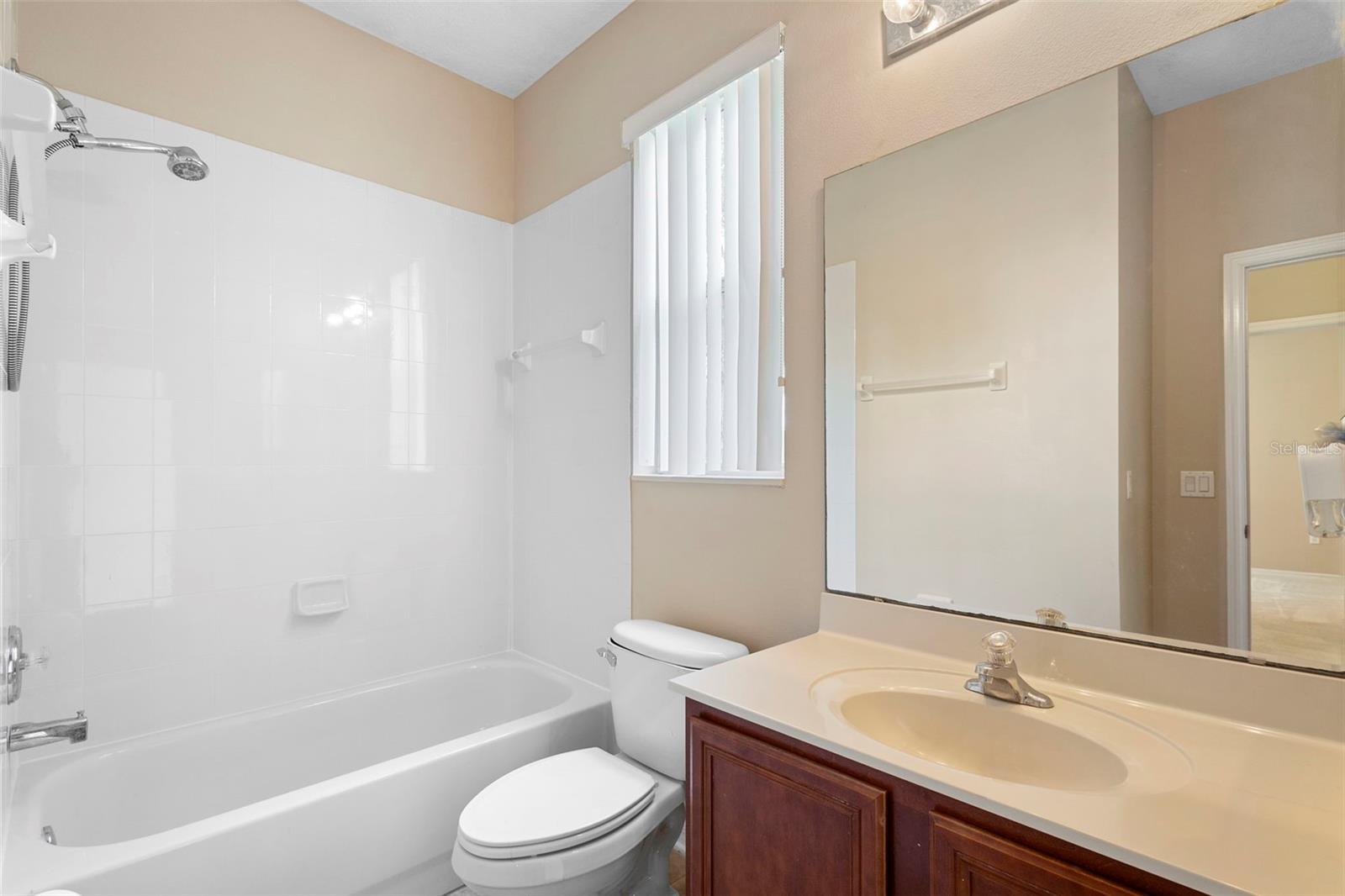 GROVE PK/STONE CREST A-E - Residential Lease