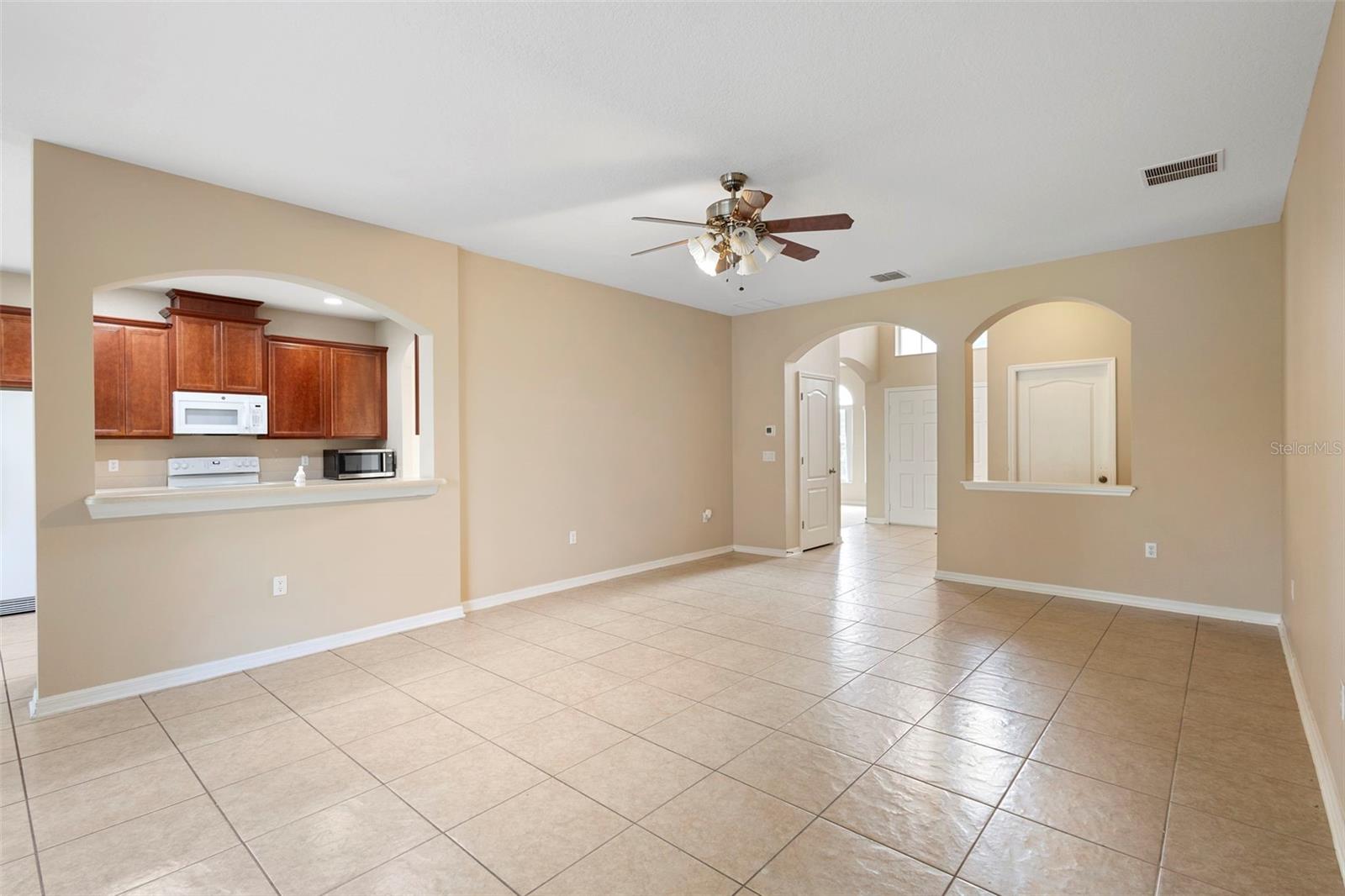 GROVE PK/STONE CREST A-E - Residential Lease