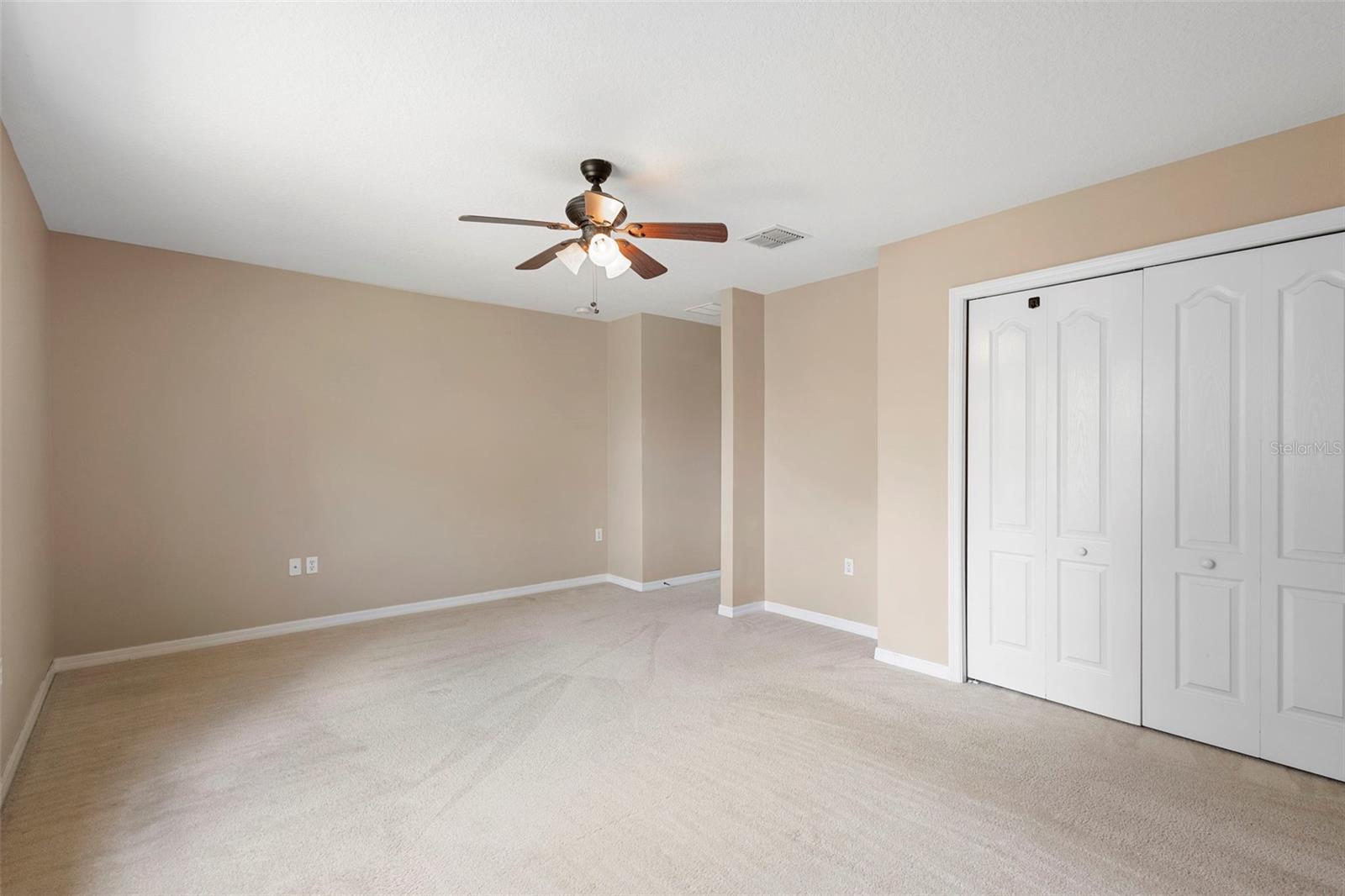 GROVE PK/STONE CREST A-E - Residential Lease
