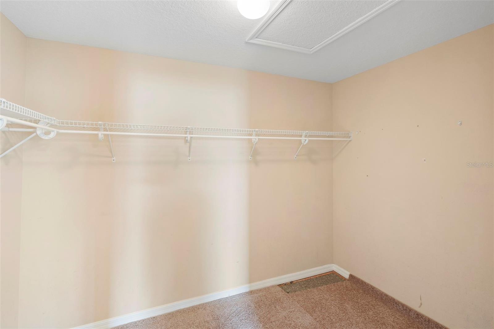 GROVE PK/STONE CREST A-E - Residential Lease