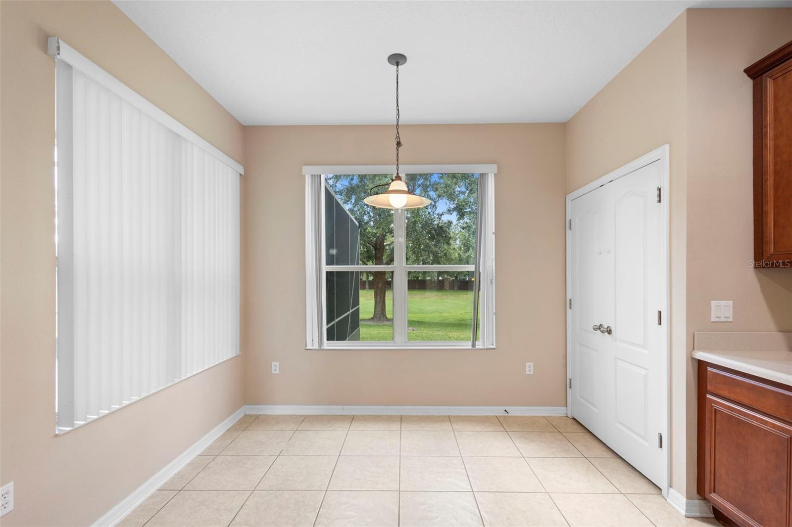 GROVE PK/STONE CREST A-E - Residential Lease