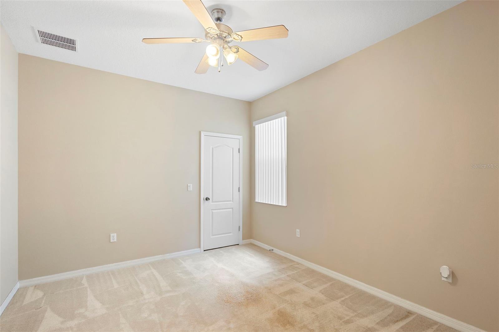 GROVE PK/STONE CREST A-E - Residential Lease
