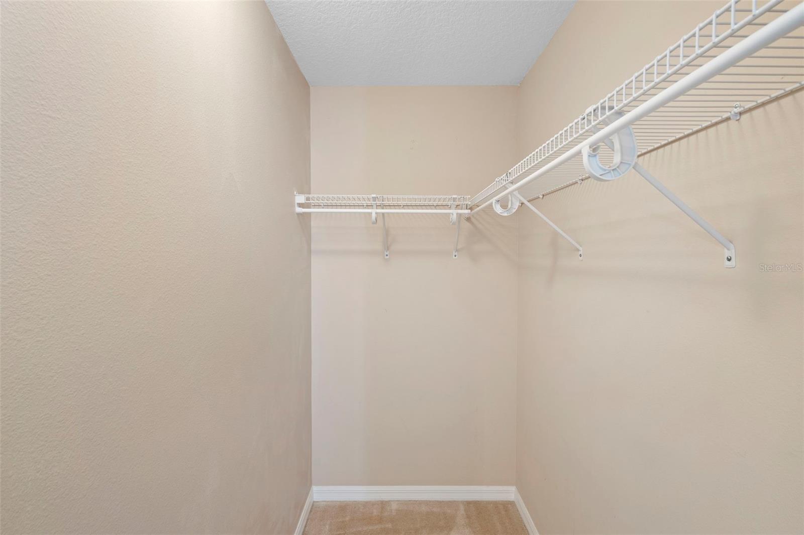 GROVE PK/STONE CREST A-E - Residential Lease