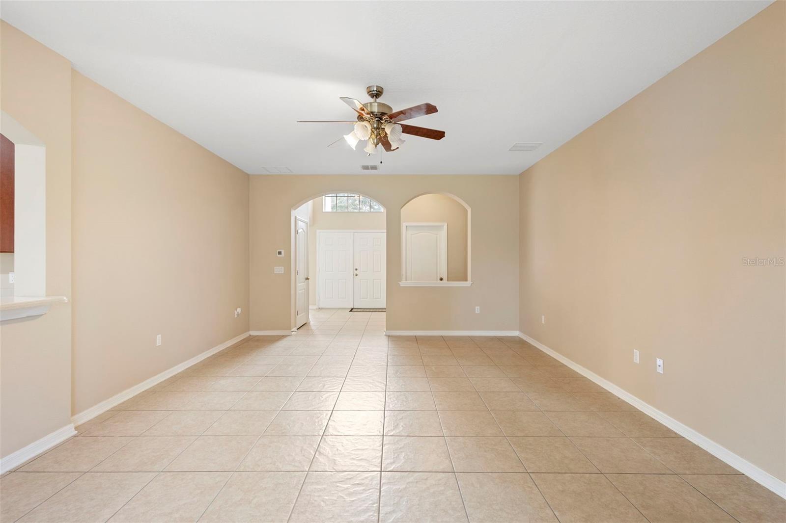 GROVE PK/STONE CREST A-E - Residential Lease
