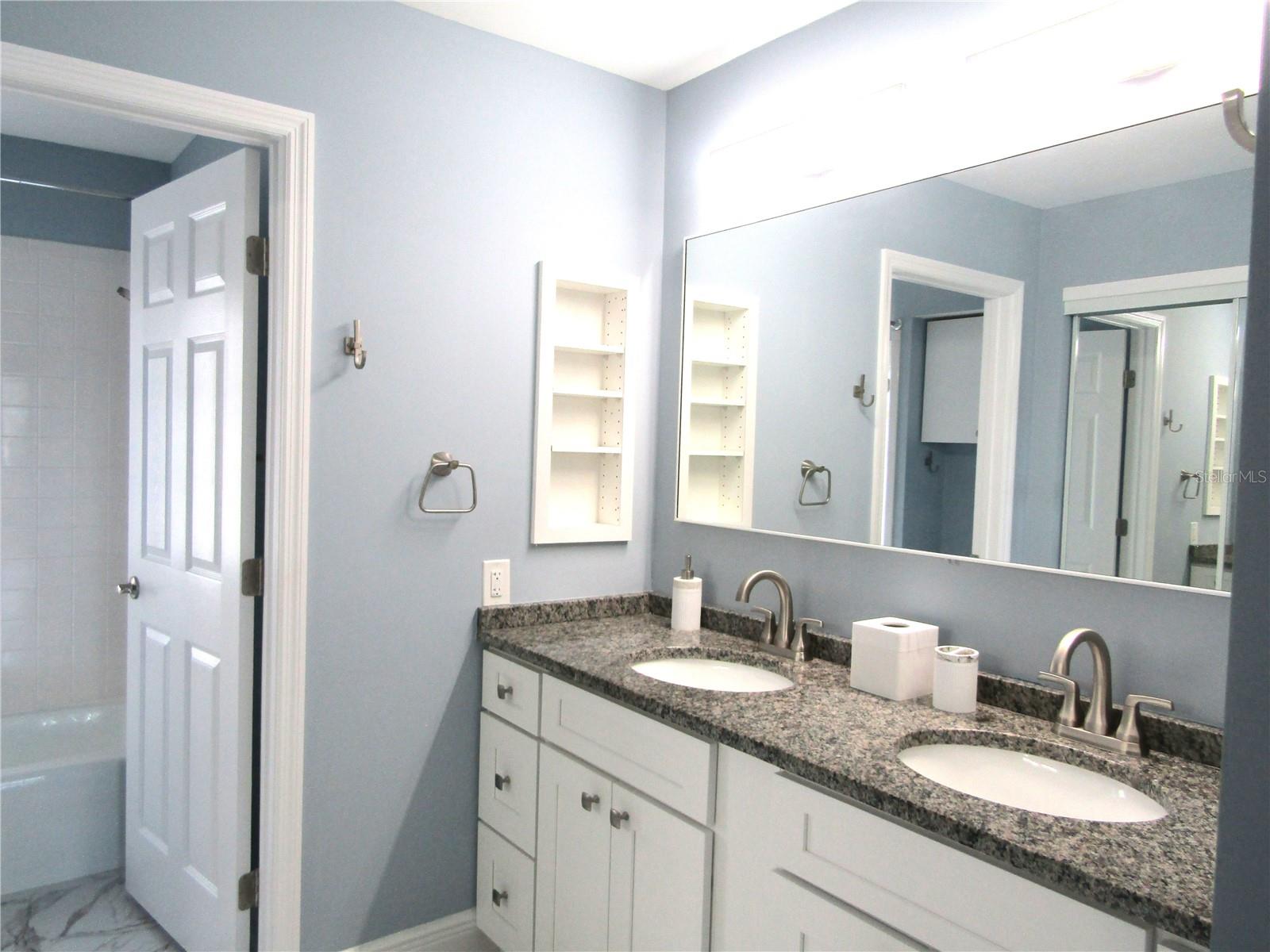 MEADOWLAKE II - Residential Lease