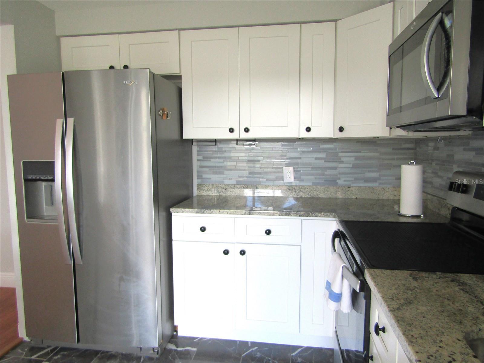 MEADOWLAKE II - Residential Lease