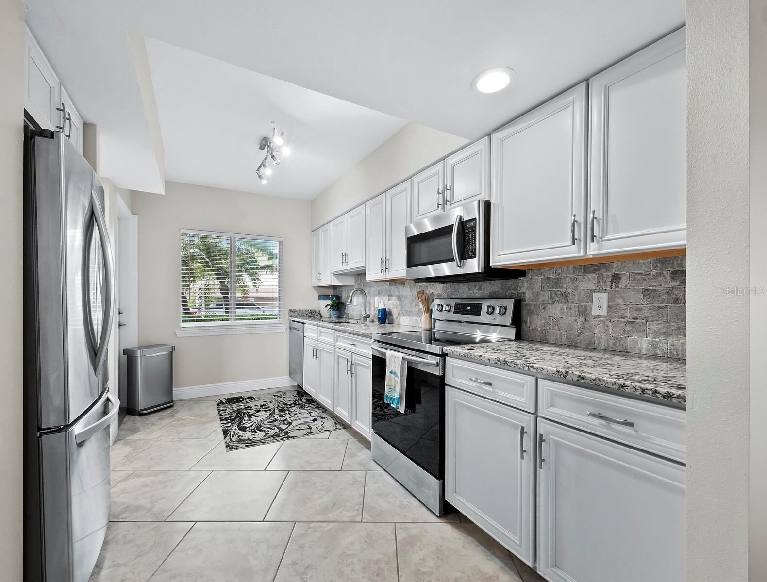 WESTCHESTER APTS - Residential
