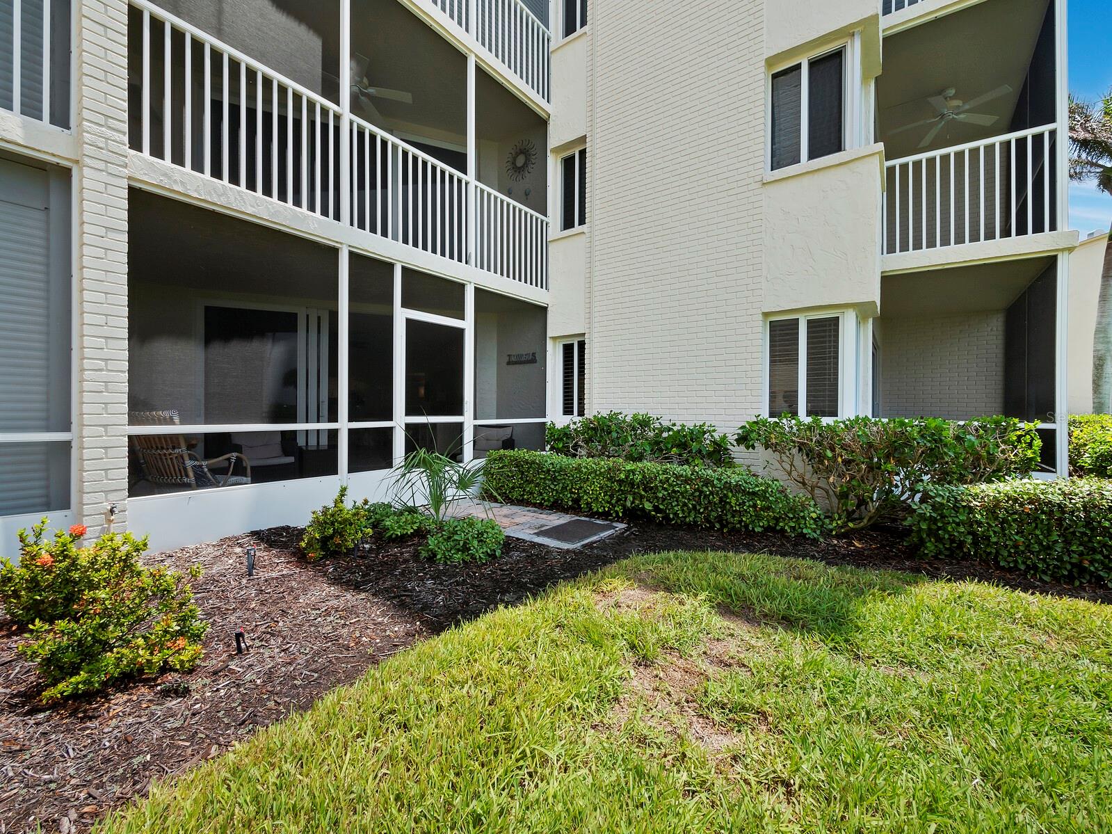 WESTCHESTER APTS - Residential
