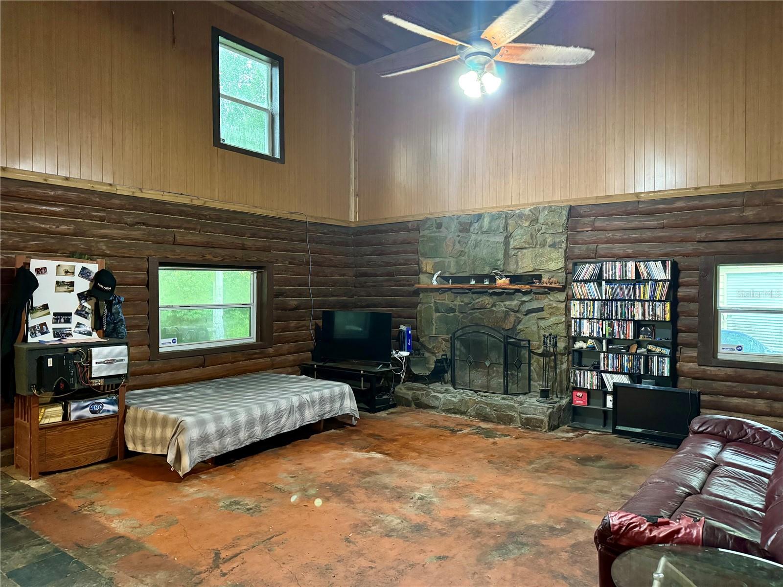 ACREAGE - Residential