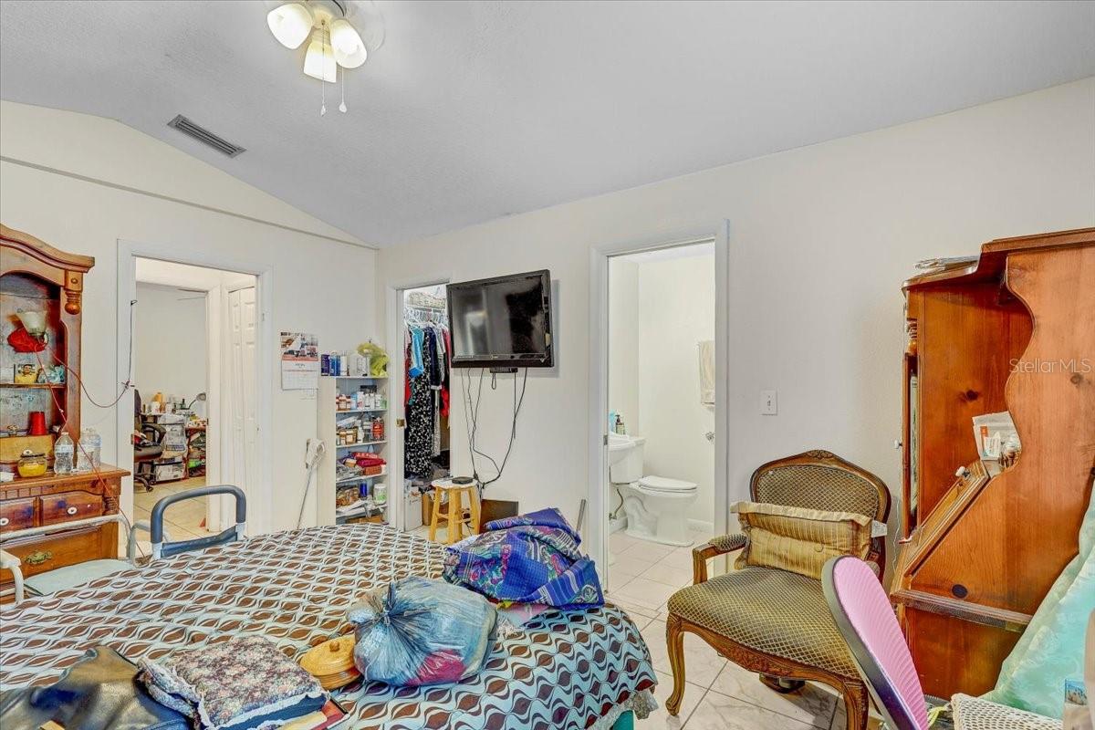 CAUSEWAY MANOR - Residential