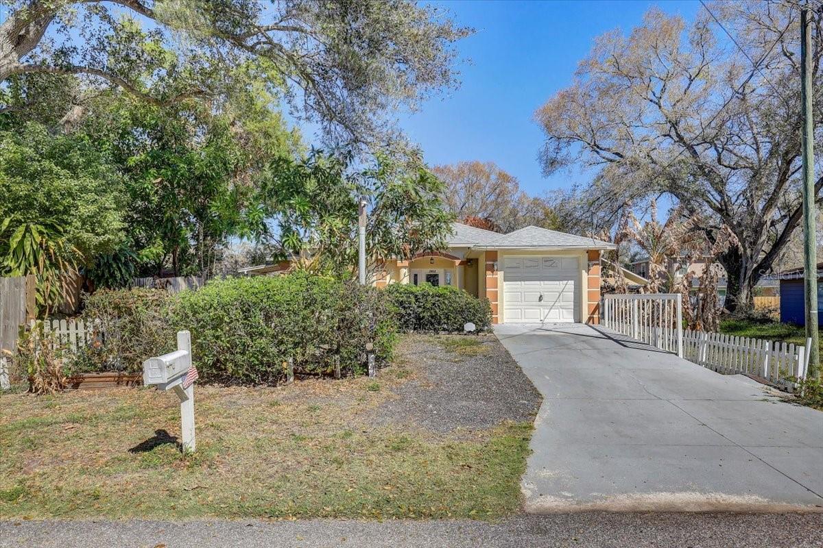 CAUSEWAY MANOR - Residential