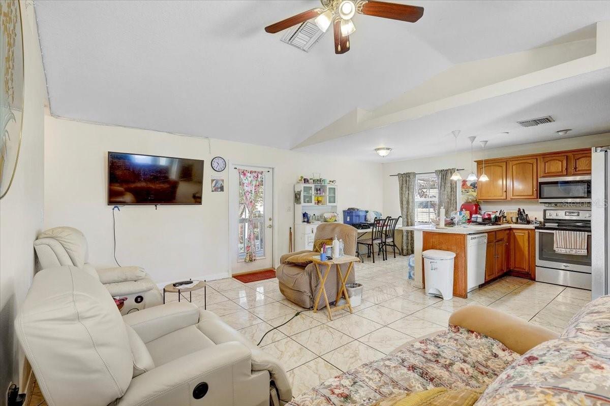 CAUSEWAY MANOR - Residential