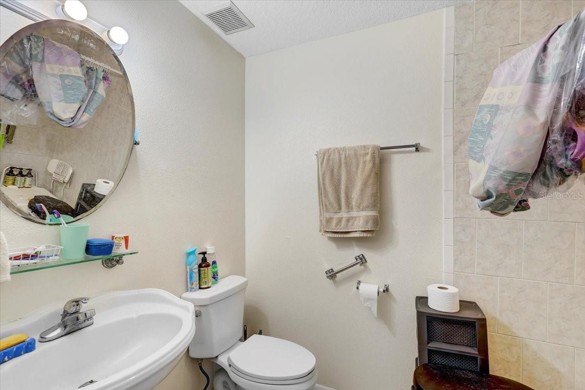 CAUSEWAY MANOR - Residential