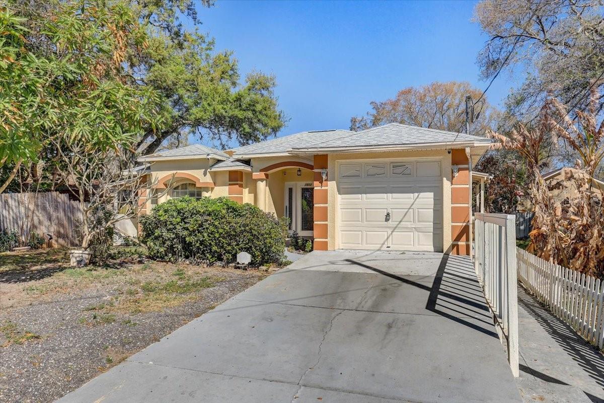 CAUSEWAY MANOR - Residential