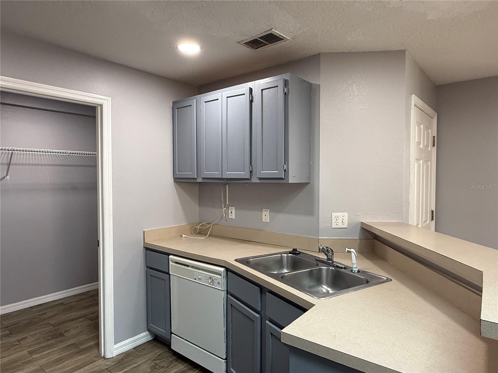 ROCKET CITY - Residential Lease