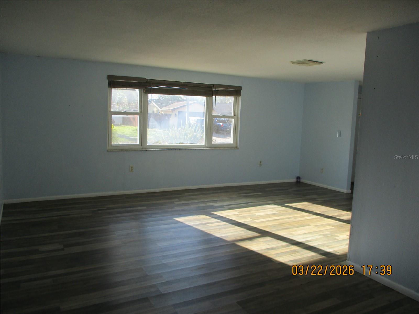 VIVA VILLAS 1ST ADD PHASE 1PB 15 PGS 130-131 LOT 1 - Residential