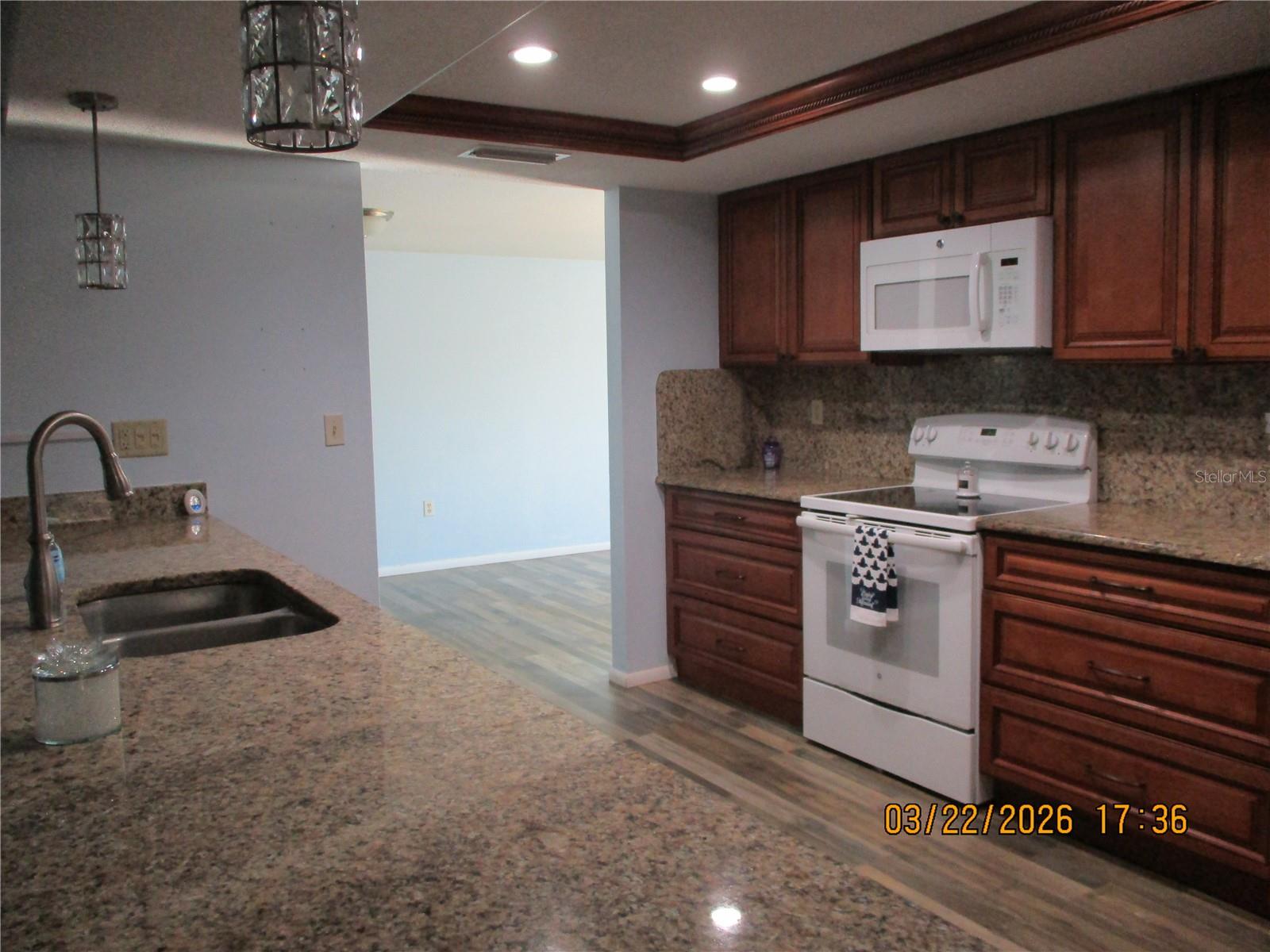 VIVA VILLAS 1ST ADD PHASE 1PB 15 PGS 130-131 LOT 1 - Residential