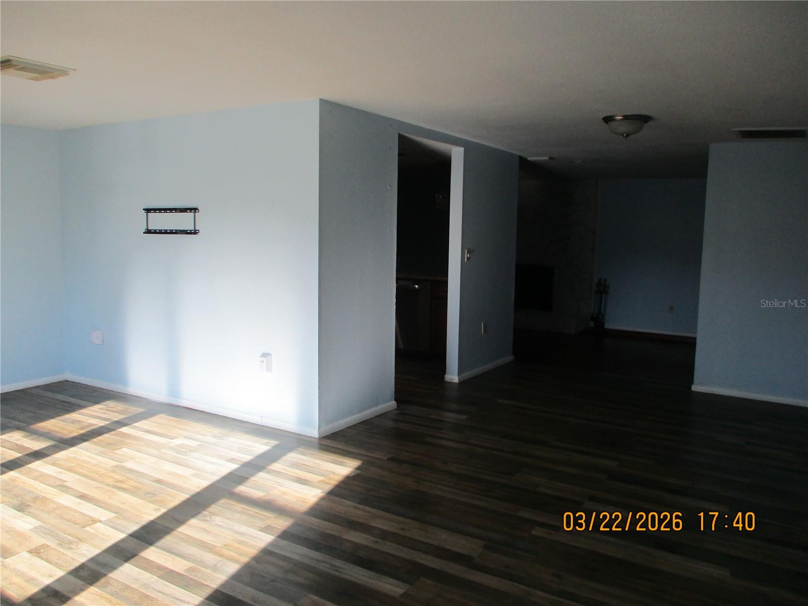 VIVA VILLAS 1ST ADD PHASE 1PB 15 PGS 130-131 LOT 1 - Residential